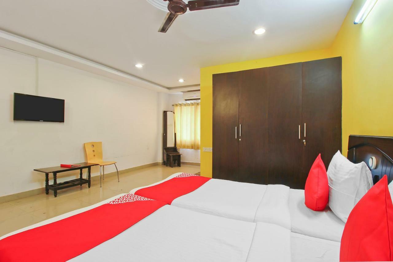 Oyo Flagship 463 Banjara Hills Hotel Hyderabad Exterior photo