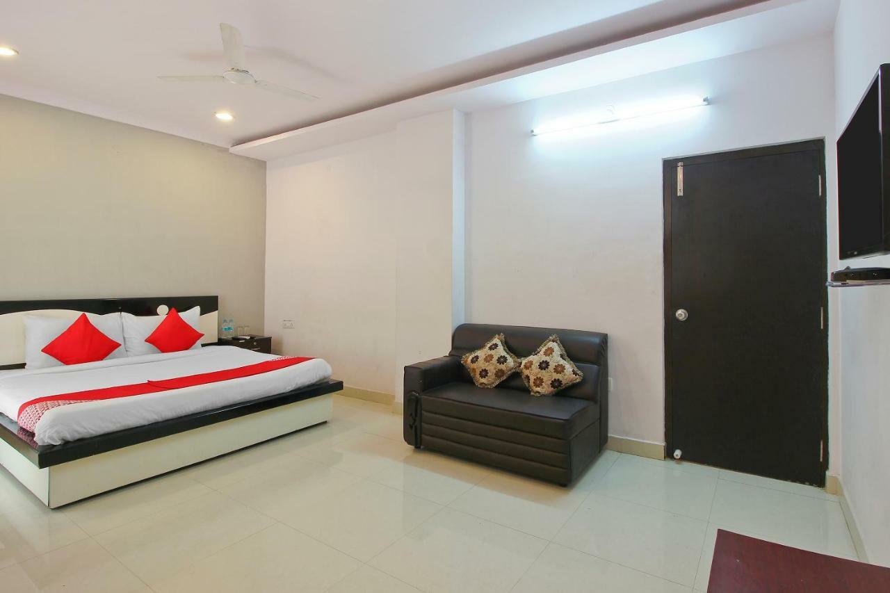 Oyo Flagship 463 Banjara Hills Hotel Hyderabad Exterior photo
