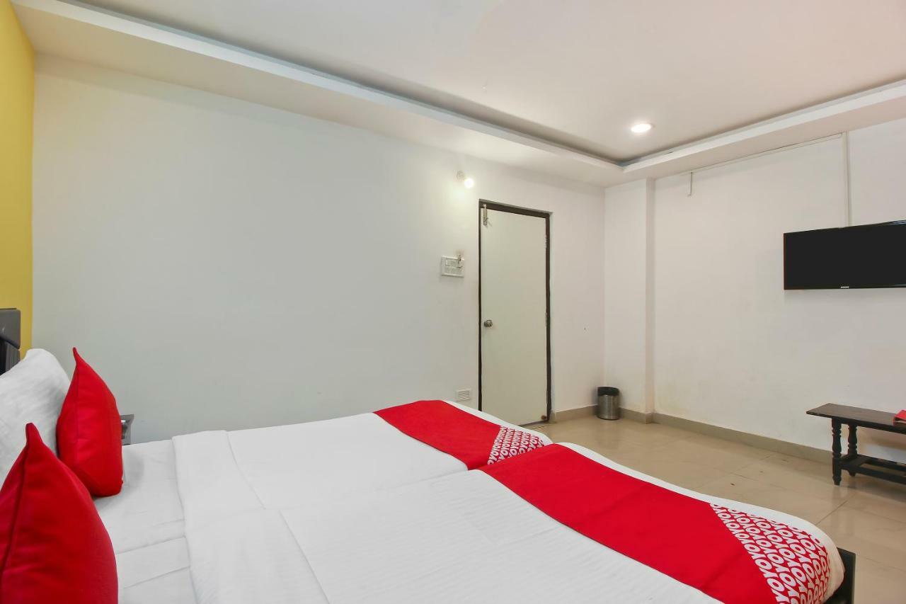 Oyo Flagship 463 Banjara Hills Hotel Hyderabad Exterior photo