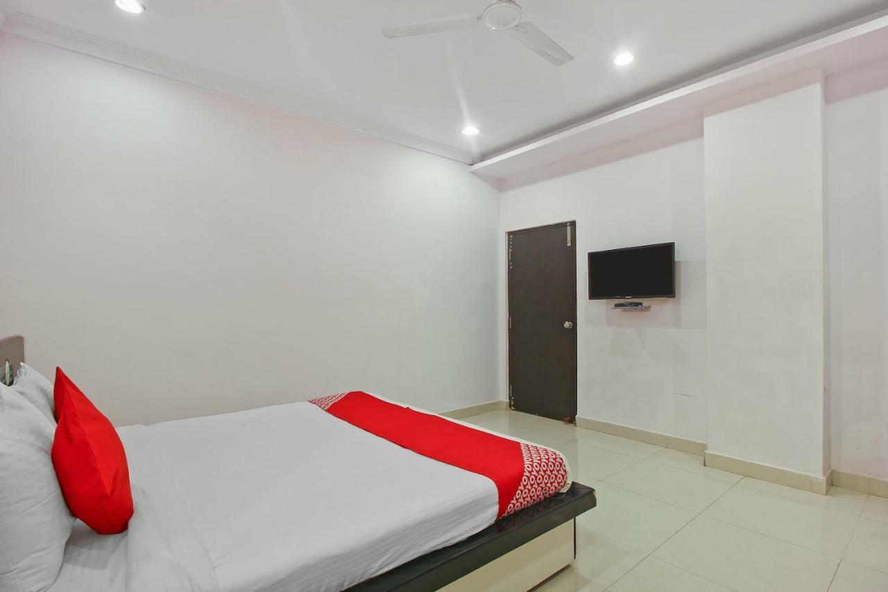 Oyo Flagship 463 Banjara Hills Hotel Hyderabad Exterior photo