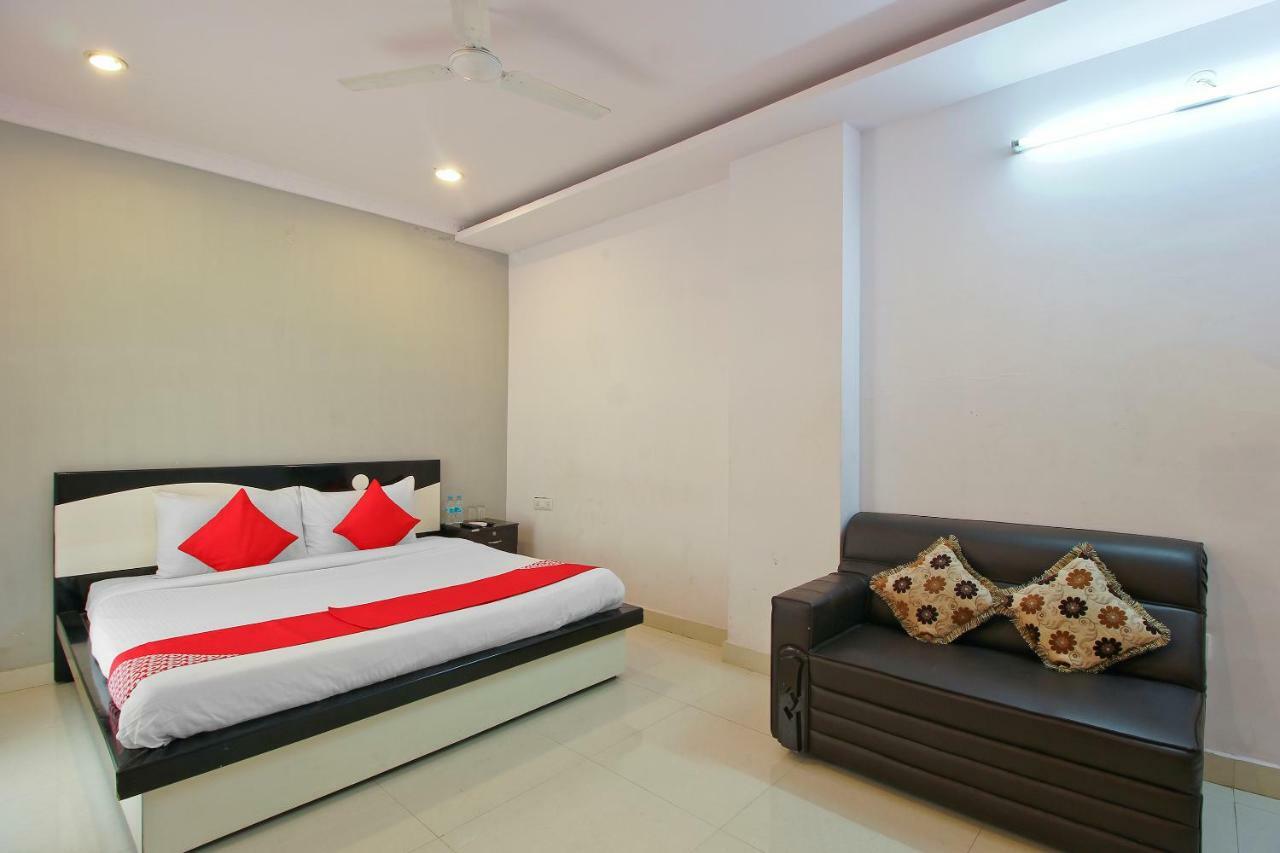 Oyo Flagship 463 Banjara Hills Hotel Hyderabad Exterior photo